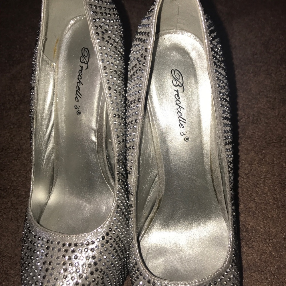 Silver bedazzled pumps